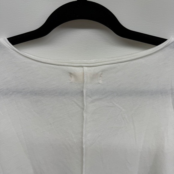 Hollister White Graphic T Shirt Women's Small Leopard Floral Print V Neck Y2K - Picture 9 of 9